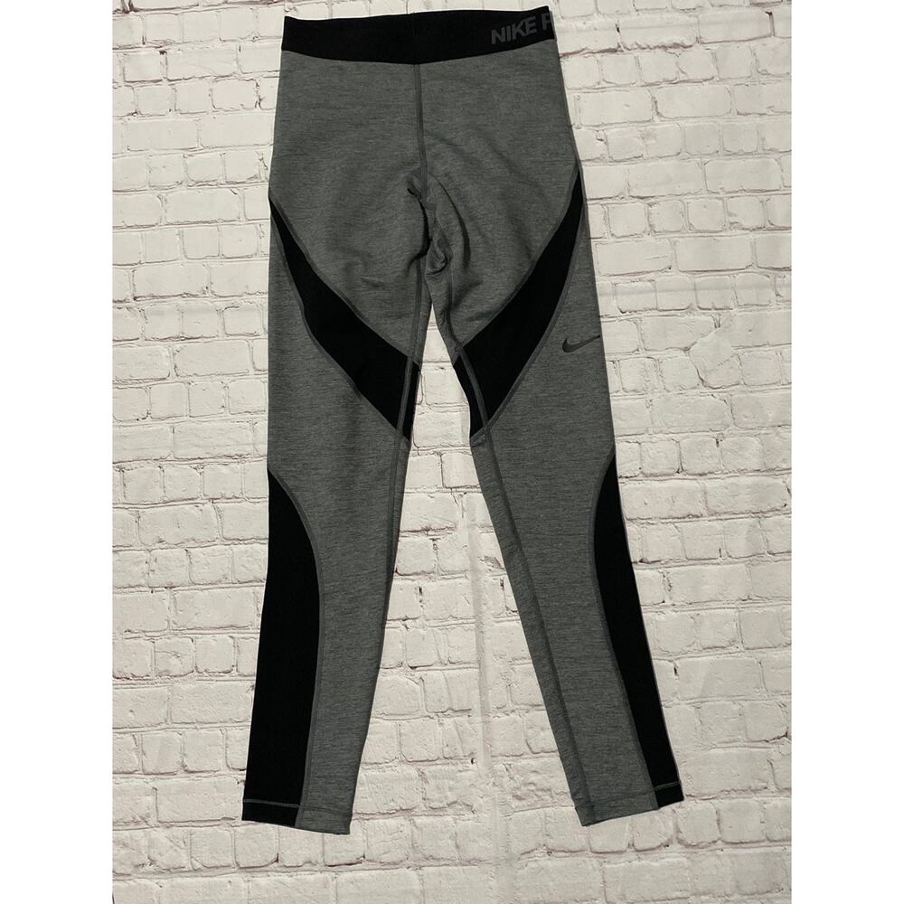 Nike pro hyperwarm leggings size small